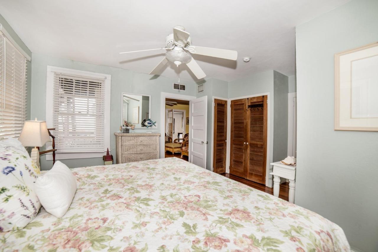 Sun N Fun Beachfront Vacation Rentals Indian Shores Bagian luar foto