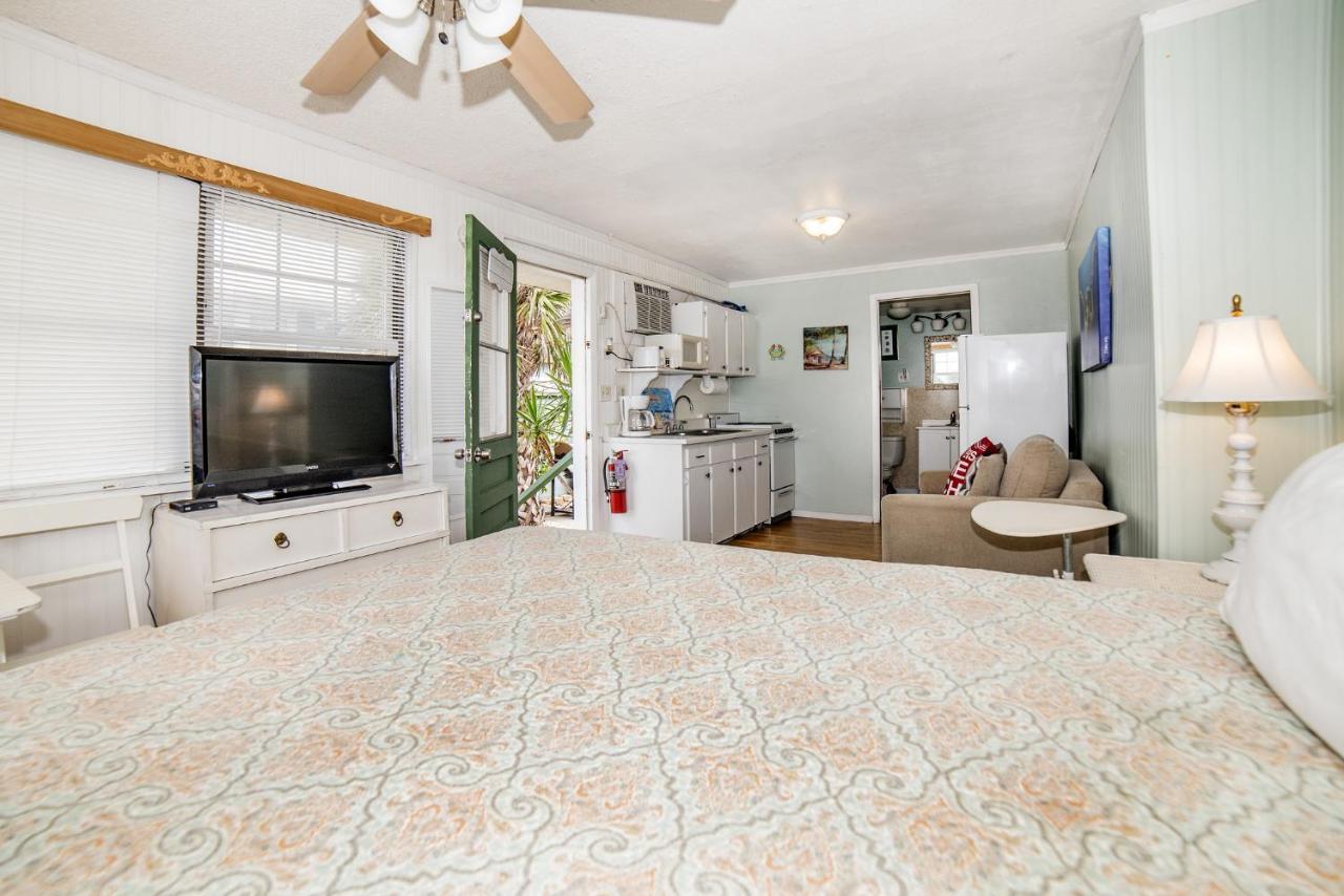Sun N Fun Beachfront Vacation Rentals Indian Shores Bagian luar foto